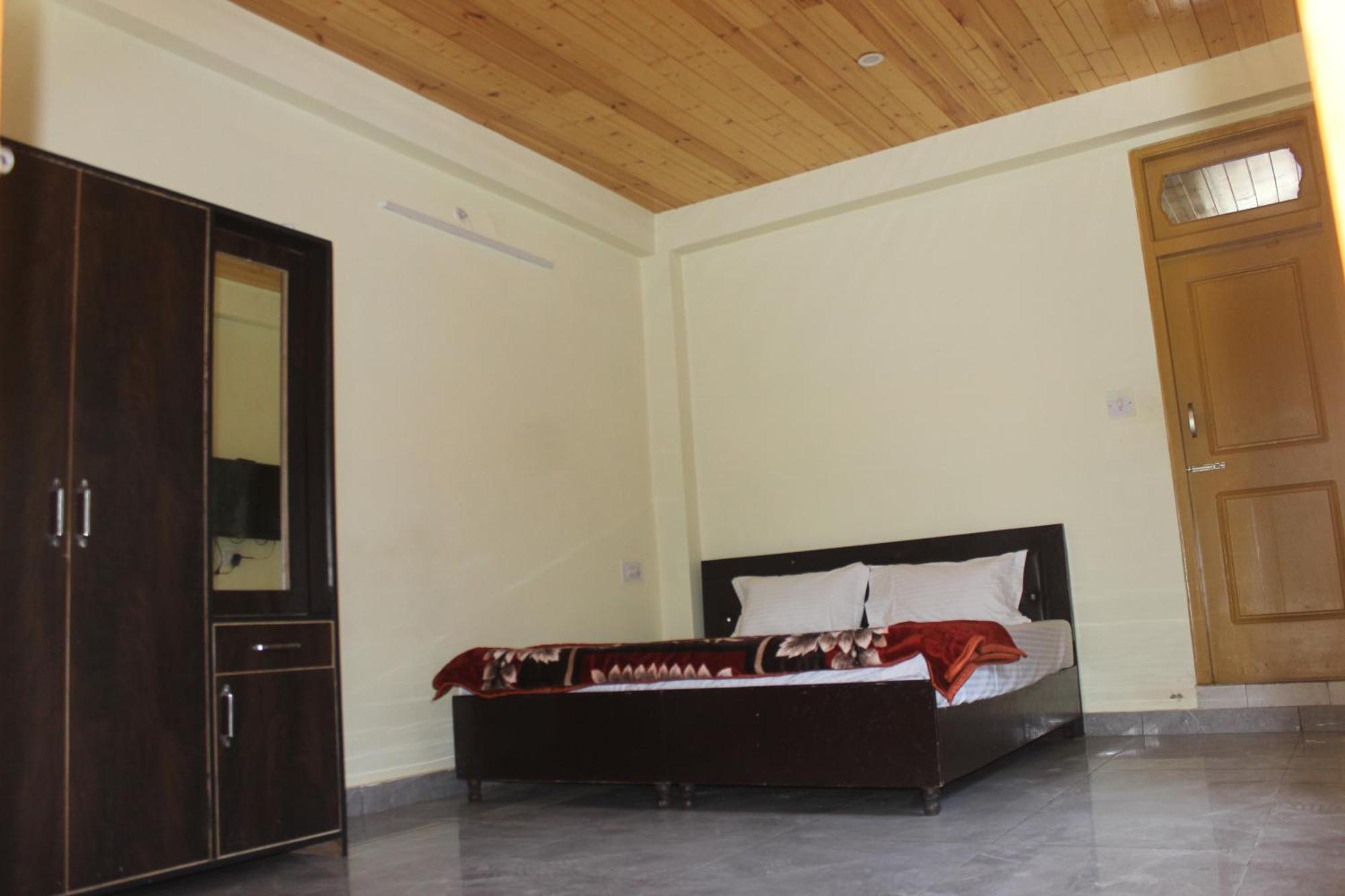 Moonlight Guest House كاسول المظهر الخارجي الصورة
