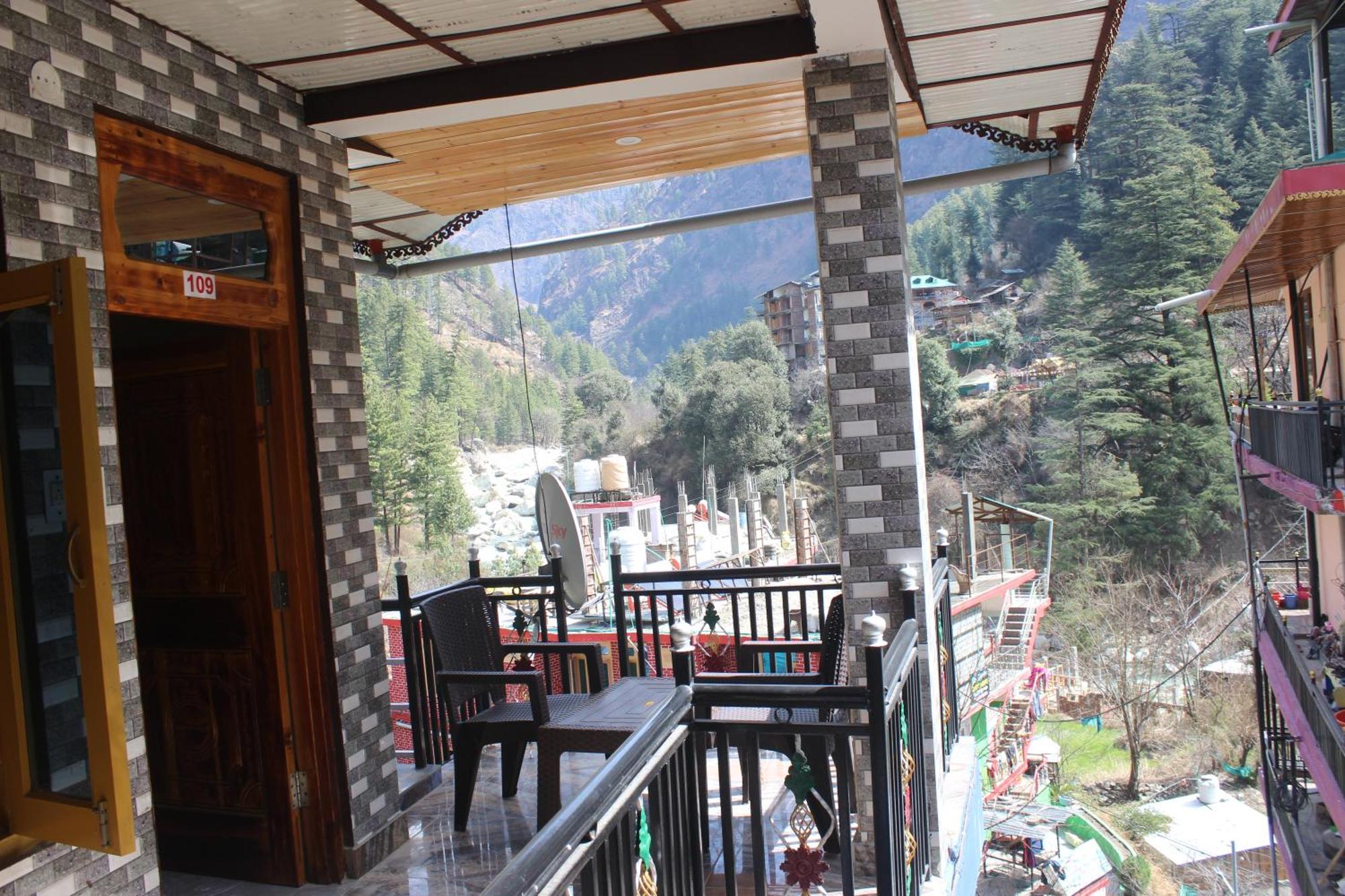 Moonlight Guest House كاسول المظهر الخارجي الصورة