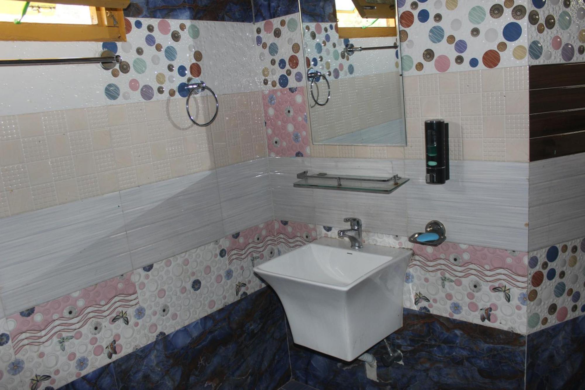 Moonlight Guest House كاسول المظهر الخارجي الصورة