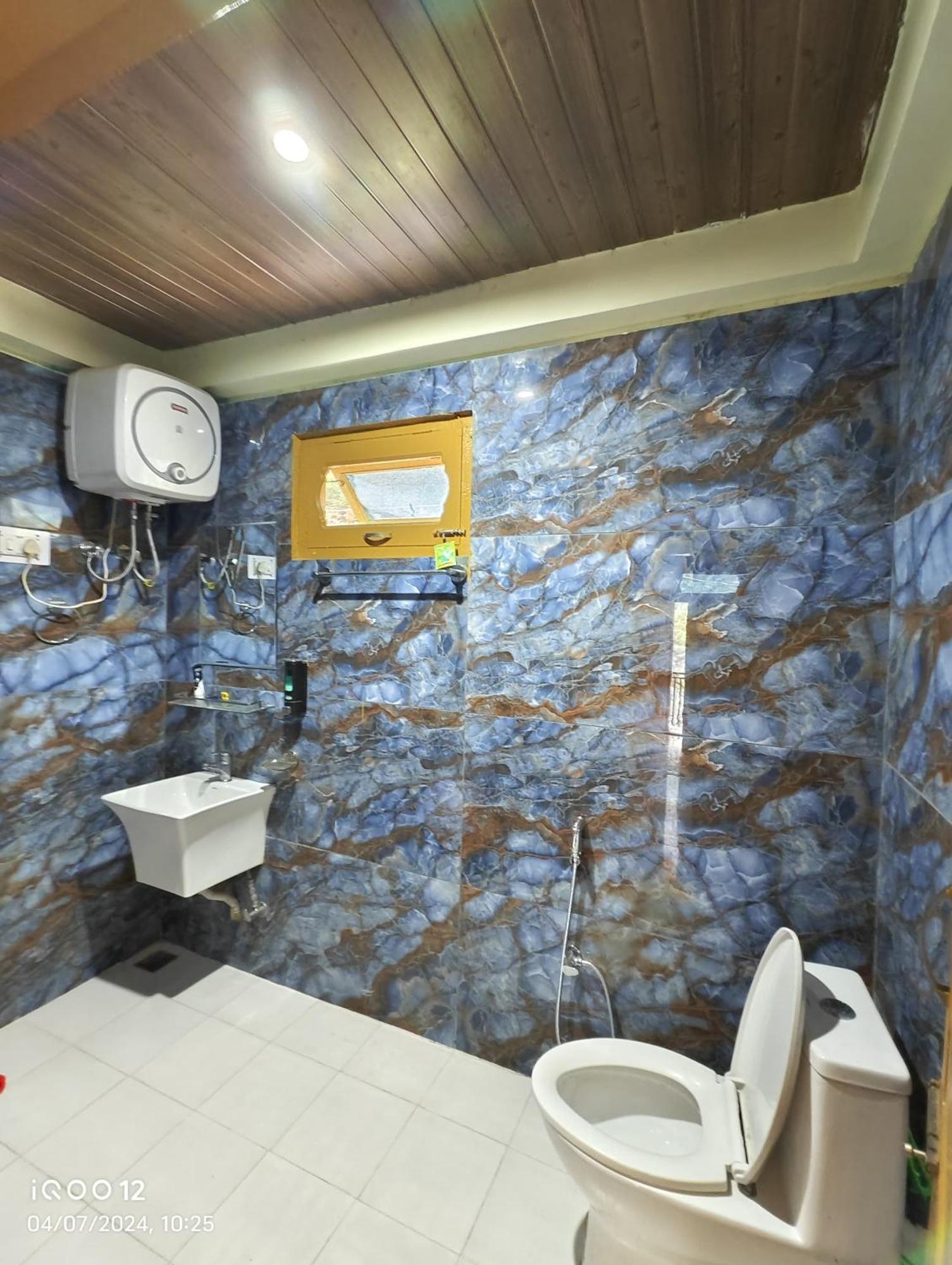 Moonlight Guest House كاسول المظهر الخارجي الصورة