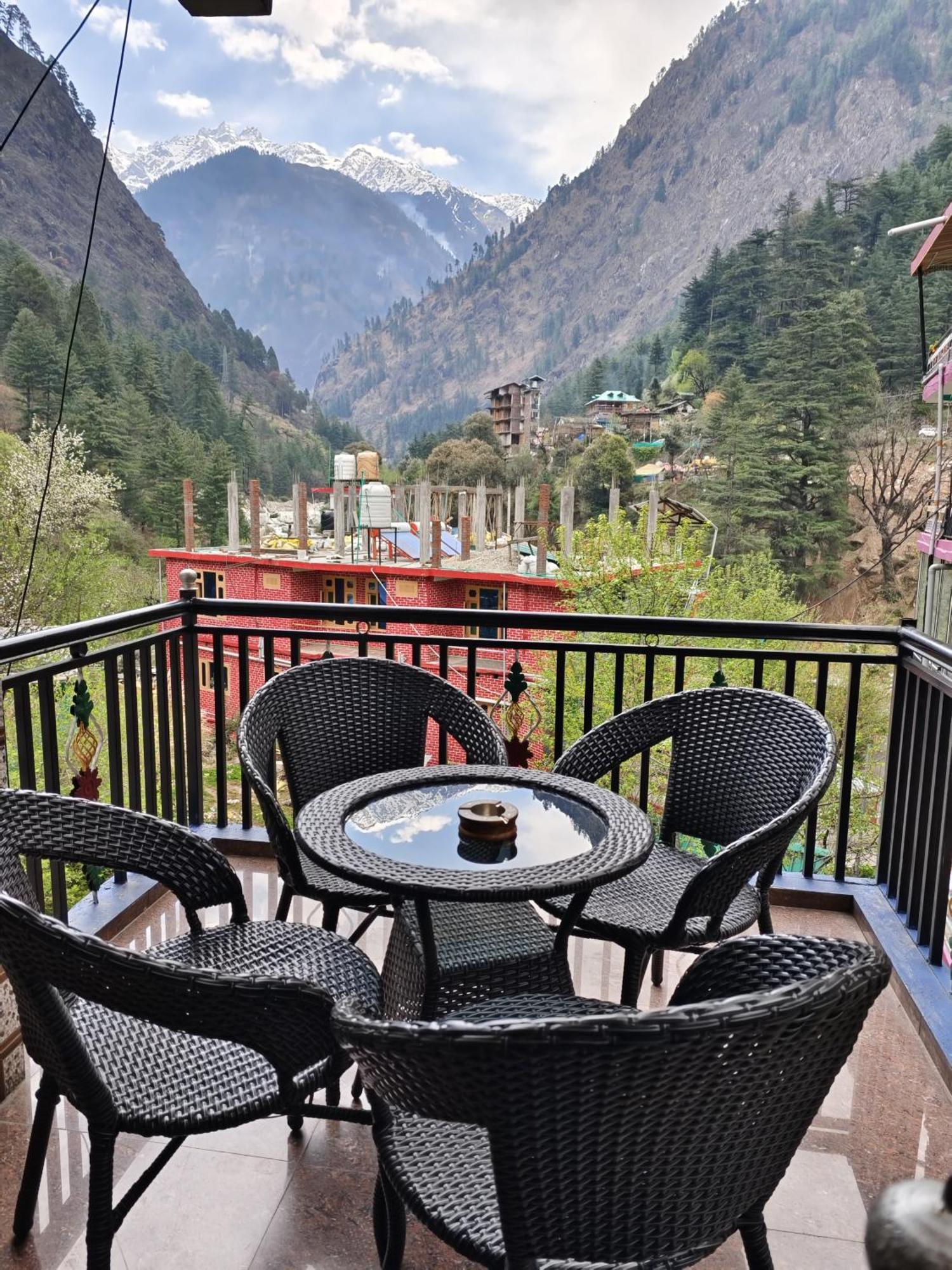 Moonlight Guest House كاسول المظهر الخارجي الصورة
